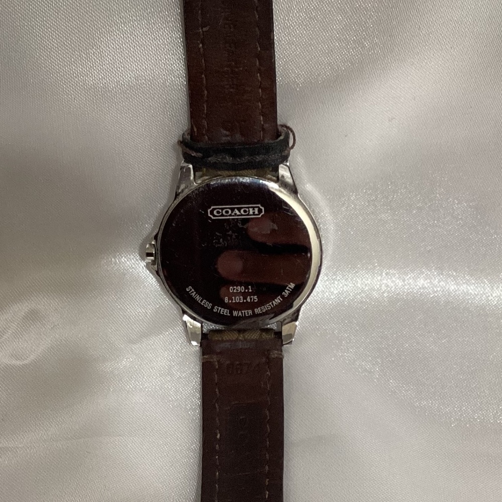 Timeless Elegance: Classic Signature Silver Dial Fabric (Brown/Beige) - Picture 5 of 5